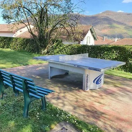 Apartment Dans Avec Piscine Uhart-Cize